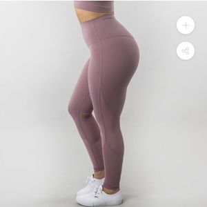 NWT BuffBunny Spicy Leggings in Charisma